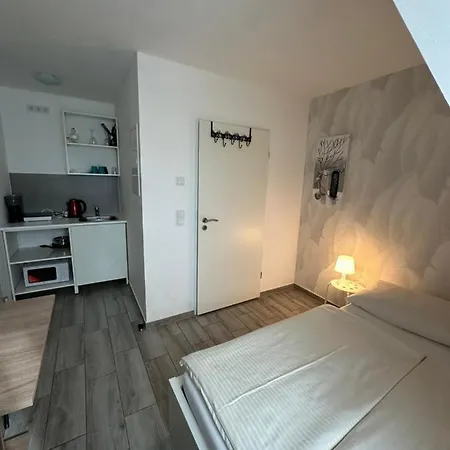 Mit Eigene Kueche Und Bad Apartmán